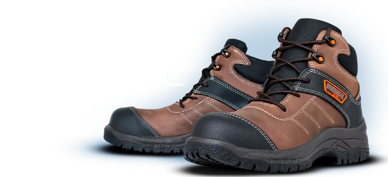 Par de botas industriales de seguridad en color marrón y negro, con refuerzo protector en la punta, cordones y suela antiderrapante.